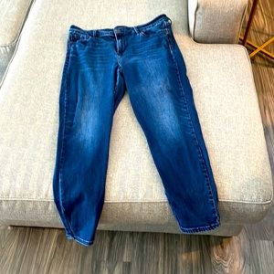 Lucky Brand jeans. Stretchy and ankle length. Size 14/32.